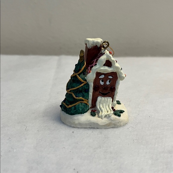 House Of Lloyd Christmas Around The World Sweet Places House Ornaments- Set of 3 - Picture 6 of 11